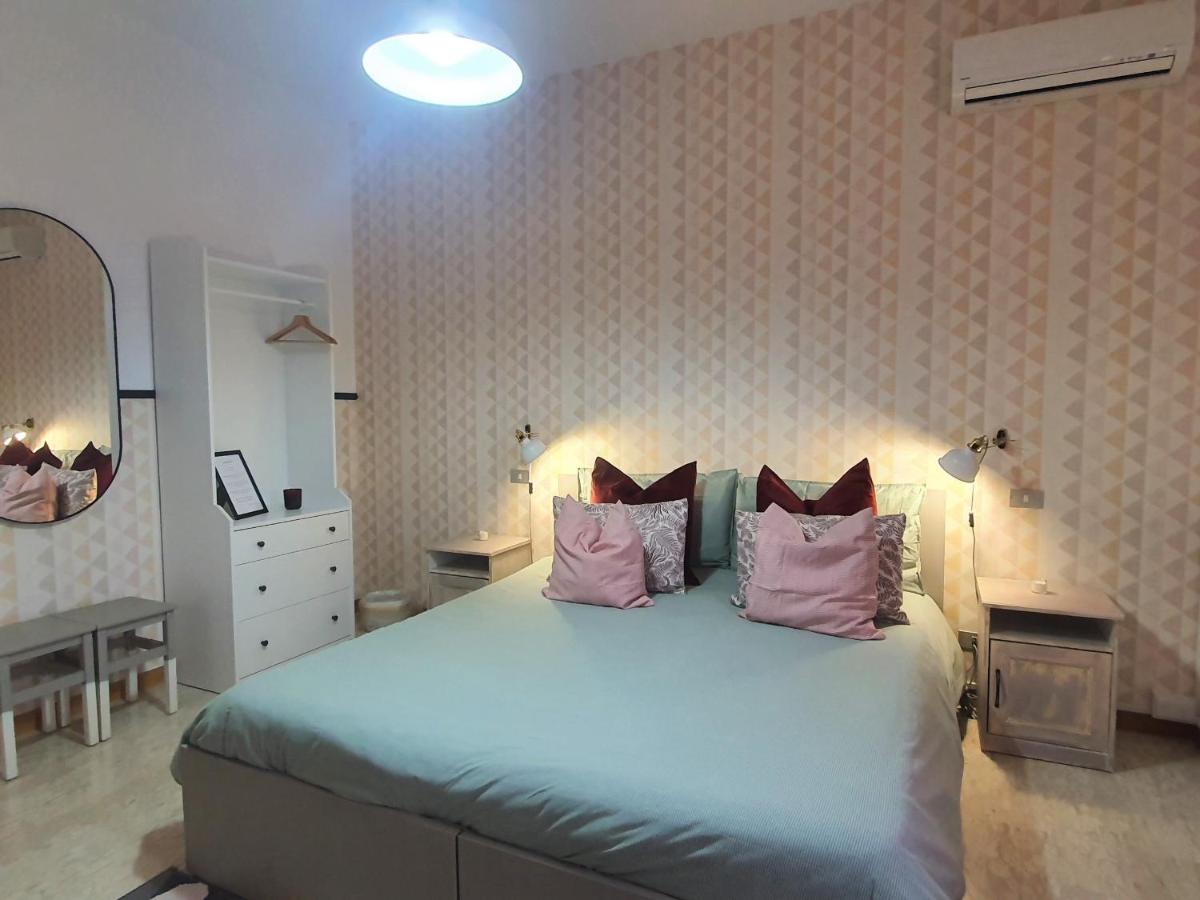 Villa Rosa - Sperlonga Vertice Rooms ภายนอก รูปภาพ